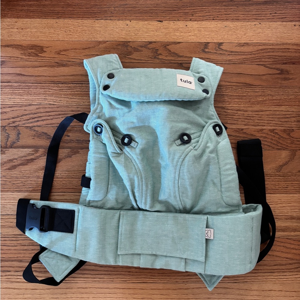 Tula Carrier in Soft Mint